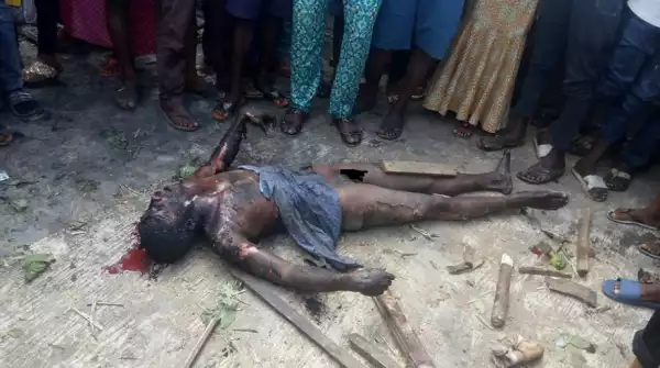Suspected Badoo member caught, lynched, and burnt in Ikorodu